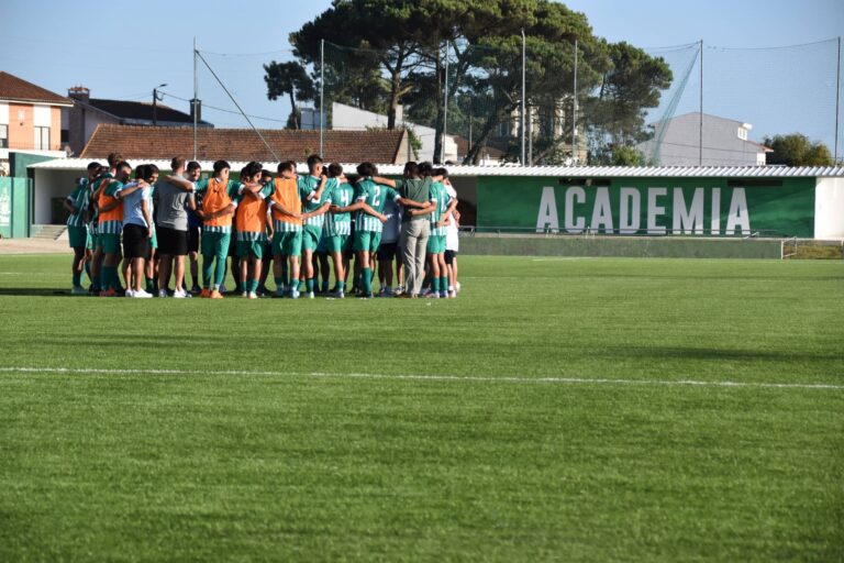 Nacional perde na receção ao Estrela da Amadora - Clube Desportivo Nacional  - Madeira